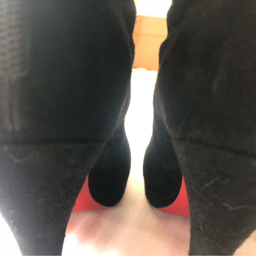 Christian Louboutin Arielle Talon Black Suede Ankle Booties size 38.5 - Picture 6 of 10